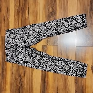 Lululemon Geometric Rose Wunder Under Cropped Legging 8
